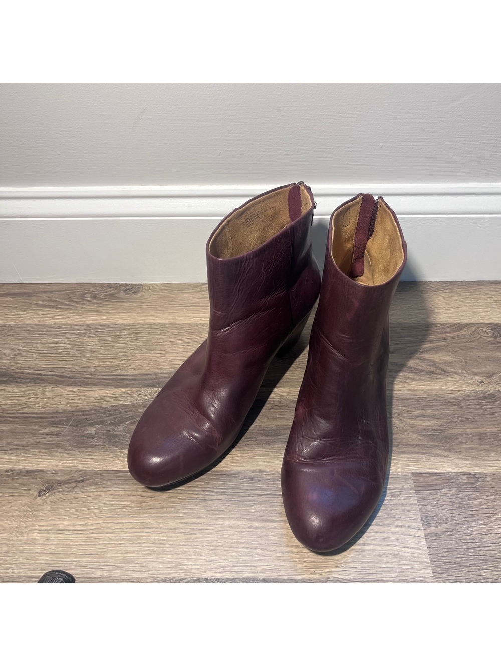 Comfortiva burgundy ankle boots women's size 11